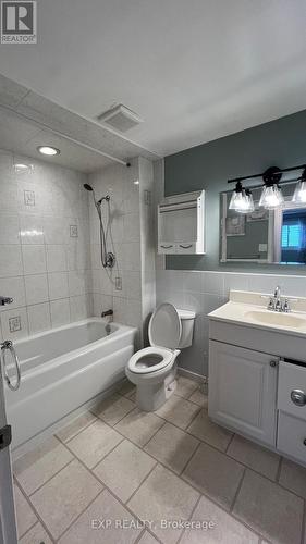 450 Drummerhill Crescent, Waterloo, ON - Indoor Photo Showing Bathroom