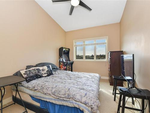 621-623 Treanor Ave, Langford, BC - Indoor Photo Showing Bedroom