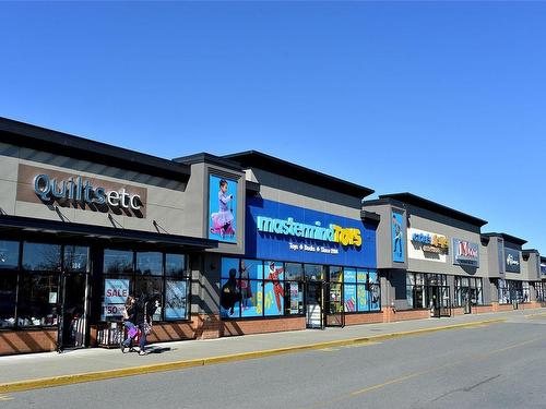 621-623 Treanor Ave, Langford, BC - Outdoor