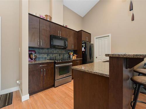 621-623 Treanor Ave, Langford, BC - Indoor Photo Showing Kitchen