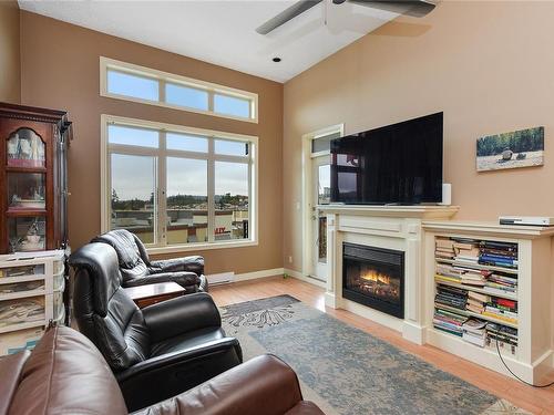 621-623 Treanor Ave, Langford, BC - Indoor Photo Showing Living Room With Fireplace