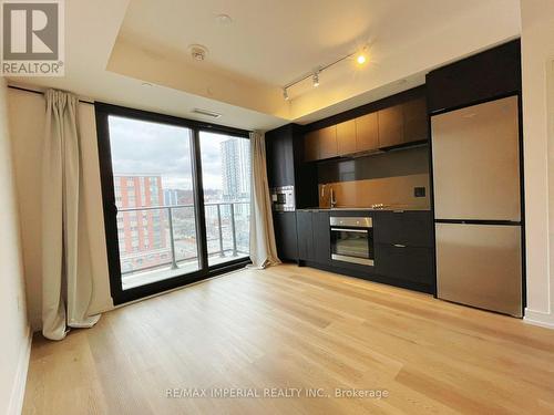 904 - 1 Jarvis Street, Hamilton, ON - Indoor Photo Showing Kitchen