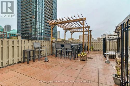 205 - 88 Charles Street E, Toronto, ON - Outdoor