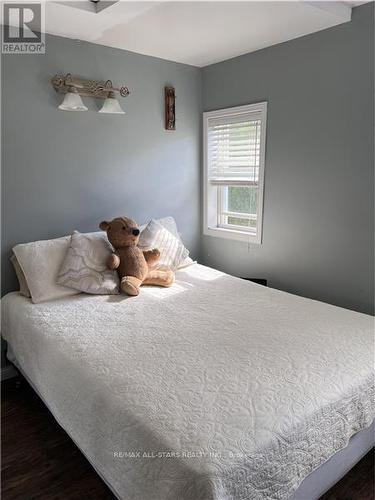 48 Boyce Trail, Kawartha Lakes (Norland), ON - Indoor Photo Showing Bedroom