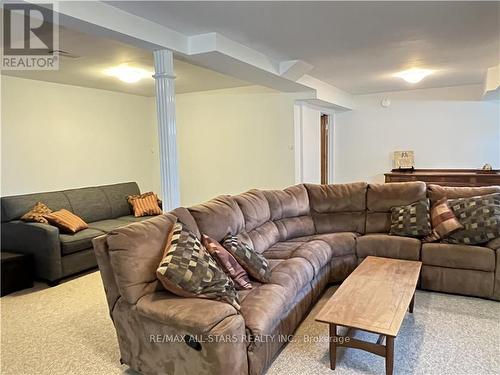 48 Boyce Trail, Kawartha Lakes (Norland), ON - Indoor Photo Showing Living Room