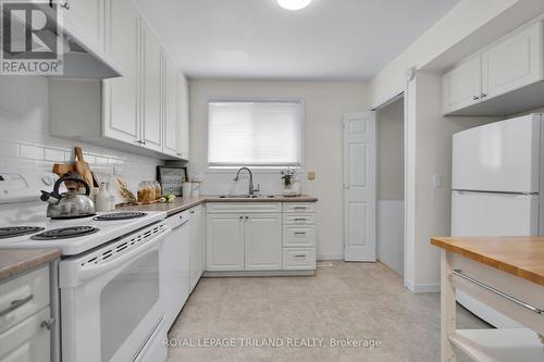 352 Baseline Road W, London, ON - Indoor Photo Showing Kitchen