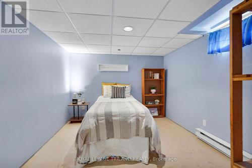 352 Baseline Road W, London, ON - Indoor Photo Showing Bedroom