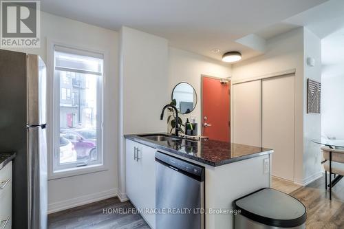 301 - 2635 William Jackson Drive, Pickering, ON - Indoor Photo Showing Kitchen