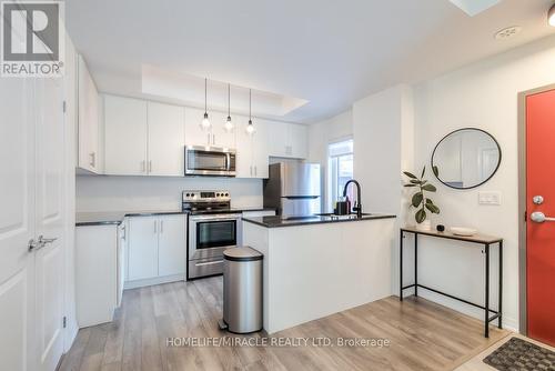 301 - 2635 William Jackson Drive, Pickering, ON - Indoor Photo Showing Kitchen