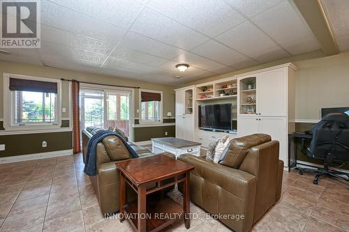 7042 Third Line Road S, Ottawa, ON - Indoor