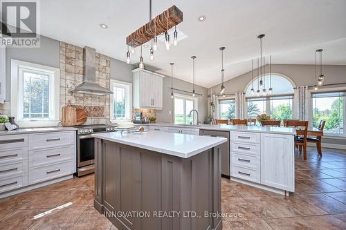 7042 Third Line Road S, Ottawa, ON - Indoor Photo Showing Kitchen With Upgraded Kitchen