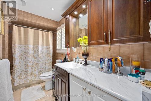 33 Budworth Drive, Toronto, ON - Indoor Photo Showing Bathroom