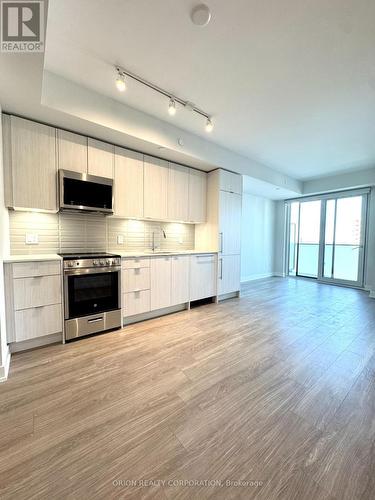 1103 - 4130 Parkside Village Drive, Mississauga, ON - Indoor Photo Showing Kitchen