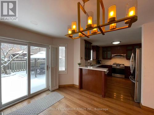 151 Cooperage Crescent, Richmond Hill, ON - Indoor Photo Showing Kitchen