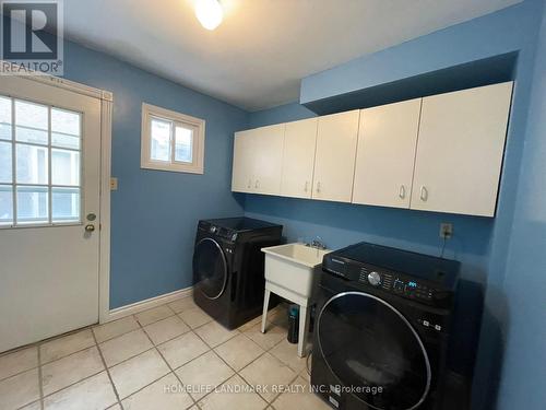 151 Cooperage Crescent, Richmond Hill, ON - Indoor Photo Showing Laundry Room