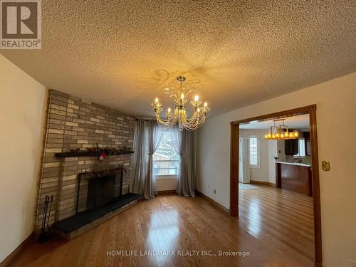 151 Cooperage Crescent, Richmond Hill, ON - Indoor Photo Showing Living Room With Fireplace