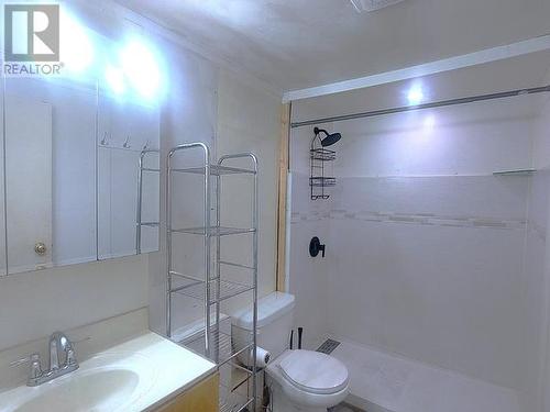 87- Prospector Road, Whitehorse, YT - Indoor Photo Showing Bathroom