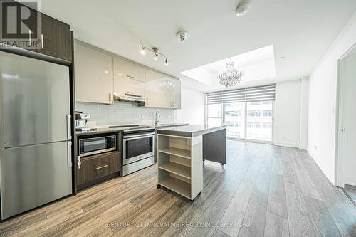 517 - 180 Fairview Mall Drive, Toronto, ON - Indoor Photo Showing Kitchen With Stainless Steel Kitchen With Upgraded Kitchen