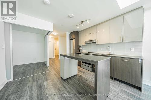 517 - 180 Fairview Mall Drive, Toronto, ON - Indoor Photo Showing Kitchen