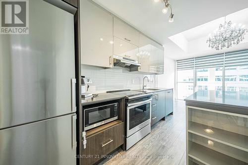 517 - 180 Fairview Mall Drive, Toronto, ON - Indoor Photo Showing Kitchen With Stainless Steel Kitchen With Upgraded Kitchen