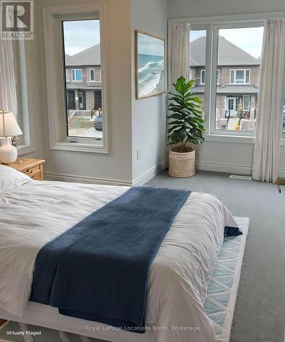 11 Lisa Street, Wasaga Beach, ON - Indoor Photo Showing Bedroom