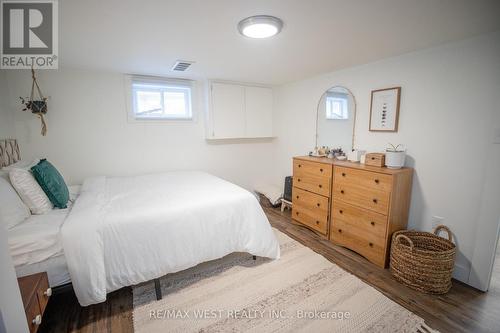 2 - 93 Peel Street, Barrie, ON - Indoor Photo Showing Bedroom