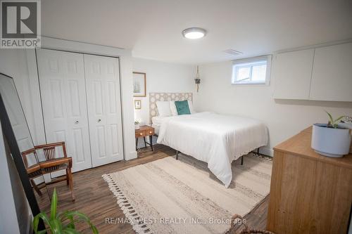 2 - 93 Peel Street, Barrie, ON - Indoor Photo Showing Bedroom