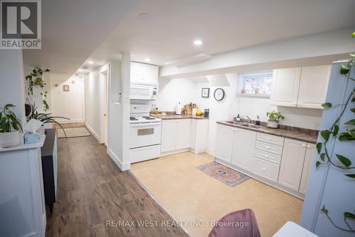 2 - 93 Peel Street, Barrie, ON - Indoor Photo Showing Kitchen With Double Sink