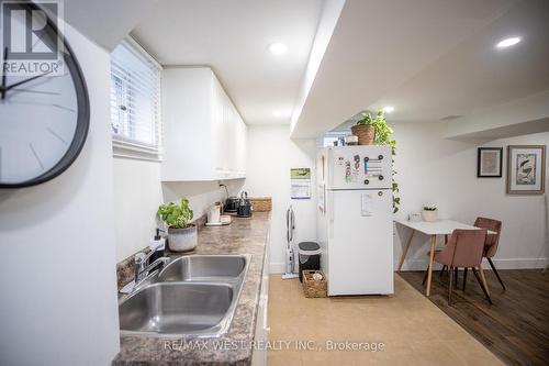 2 - 93 Peel Street, Barrie, ON - Indoor Photo Showing Kitchen With Double Sink