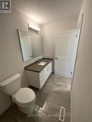 10 - 2621 Holbrook Drive, London, ON - Indoor Photo Showing Bathroom