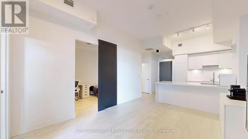 713 - 33 Frederick Todd Way, Toronto, ON - Indoor Photo Showing Kitchen