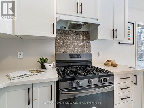 259 Fleetwood Drive, Oshawa, ON - Indoor Photo Showing Kitchen