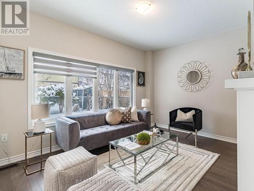 259 Fleetwood Drive, Oshawa, ON - Indoor Photo Showing Living Room