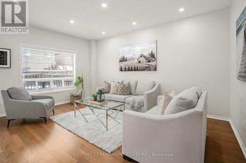 43 Crystal Glen Crescent, Brampton, ON - Indoor Photo Showing Living Room