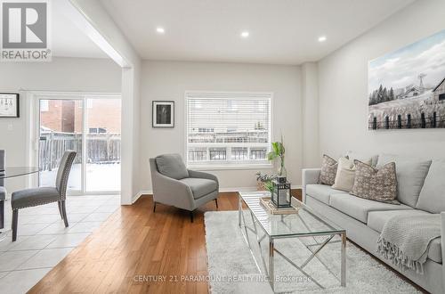 43 Crystal Glen Crescent, Brampton, ON - Indoor Photo Showing Living Room