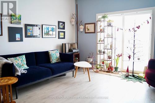 104 Lily Drive, Orillia, ON - Indoor Photo Showing Living Room