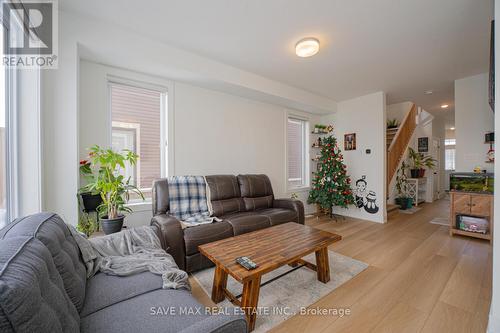 27 - 690 Broadway, Orangeville, ON - Indoor Photo Showing Living Room