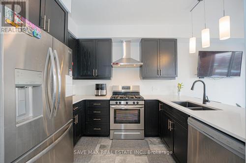 27 - 690 Broadway, Orangeville, ON - Indoor Photo Showing Kitchen With Stainless Steel Kitchen With Double Sink With Upgraded Kitchen