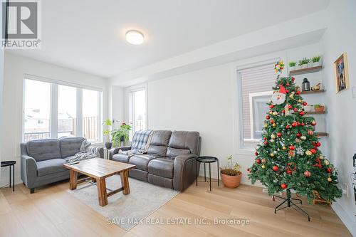 27 - 690 Broadway, Orangeville, ON - Indoor Photo Showing Living Room