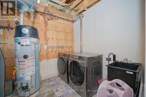 27 - 690 Broadway, Orangeville, ON - Indoor Photo Showing Laundry Room