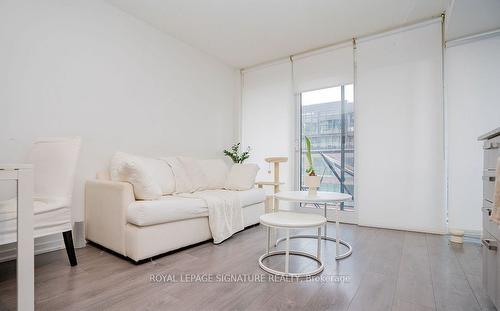 508E-36 Lisgar St, Toronto, ON - Indoor Photo Showing Living Room