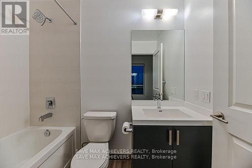 921 - 8 Nahani Way, Mississauga, ON - Indoor Photo Showing Bathroom