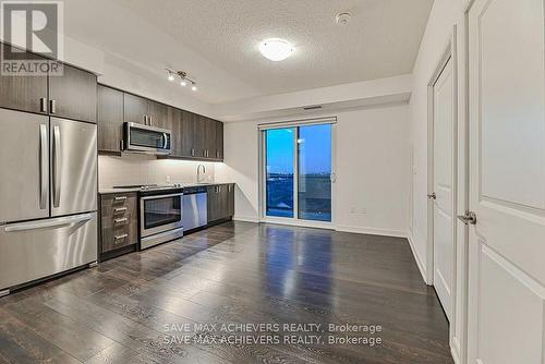 921 - 8 Nahani Way, Mississauga, ON - Indoor Photo Showing Kitchen