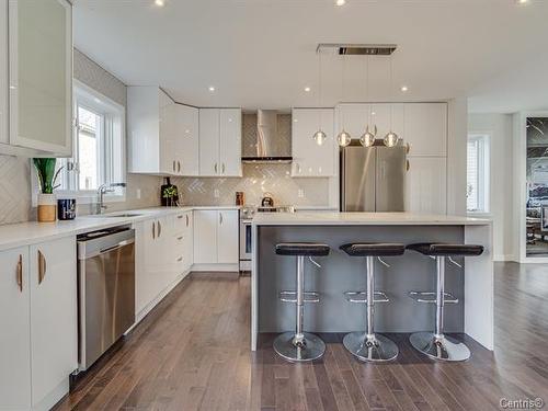 Kitchen - 231 Av. Clément, Dorval, QC - Indoor Photo Showing Kitchen With Upgraded Kitchen