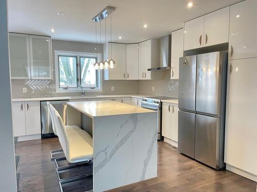 Kitchen - 231 Av. Clément, Dorval, QC - Indoor Photo Showing Kitchen With Upgraded Kitchen