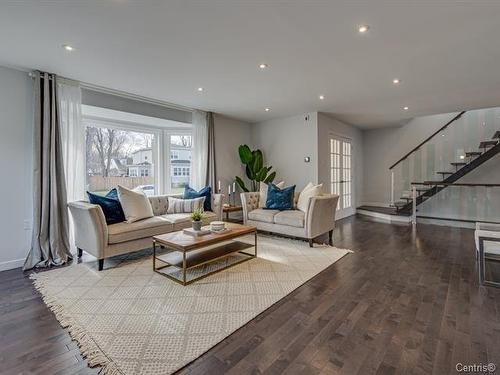 Living room - 231 Av. Clément, Dorval, QC - Indoor Photo Showing Living Room