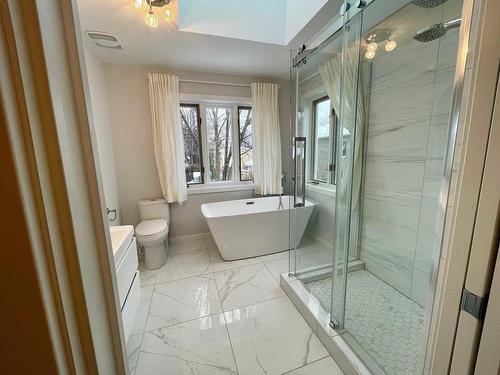 Ensuite bathroom - 231 Av. Clément, Dorval, QC - Indoor Photo Showing Bathroom