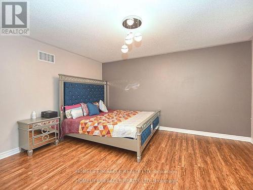 971 Kennedy Circle, Milton, ON - Indoor Photo Showing Bedroom