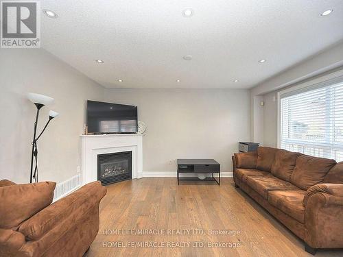 971 Kennedy Circle, Milton, ON - Indoor Photo Showing Living Room With Fireplace