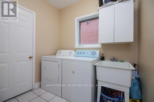 91 Lockwood Road, Brampton, ON - Indoor Photo Showing Laundry Room